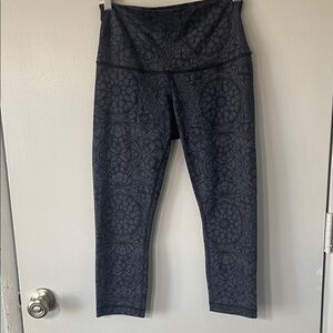 Lululemon high waist roll down crop Leggings 23”